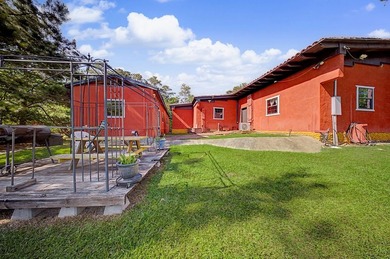 Discover the charm of Lake Sam Rayburn in this distinctive - photo 29