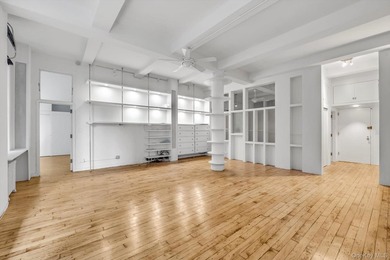 Beautiful & Modern 2-Bedroom Apartment in the Heart of the City - photo 1