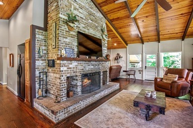 Welcome to your private waterfront retreat on beautiful Lake - photo 6