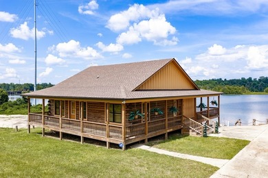 Escape to the lake in this beautifully updated 3-bedroom, 3-bath - photo 3