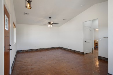 BRAND NEW - (in a sense) - 2021 Build Never Lived In City Water