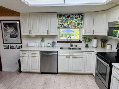 Charming Swiss Chalet on large corner lot in desirable Indian - photo 13
