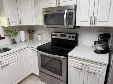 Charming Swiss Chalet on large corner lot in desirable Indian - photo 15