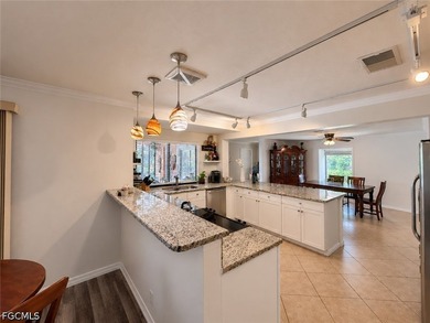 LOCATION, LOCATION, LOCATION! Welcome to this versatile - photo 7