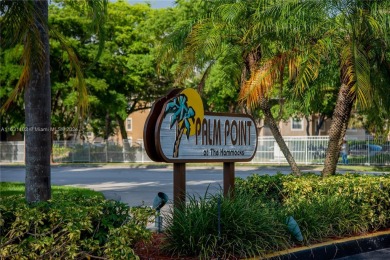 (private lake, pond, creek) Townhome/Townhouse Sale Pending in Miami Florida