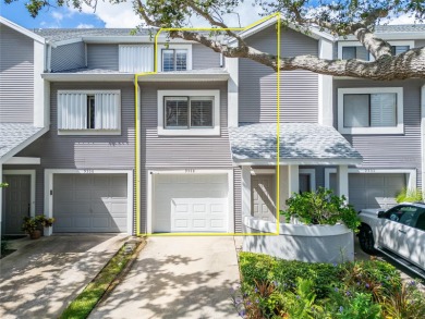 Lake Townhome/Townhouse For Sale in Seminole, Florida