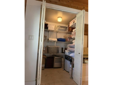 Charming Swiss Chalet on large corner lot in desirable Indian - photo 40