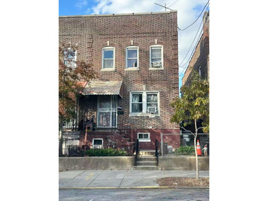 East River Townhome/Townhouse For Sale in College Point New York