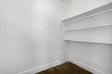 Prime Location!! This Fourplex is a great investment or house - photo 13