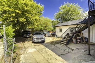 Prime Location!! This Fourplex is a great investment or house - photo 16