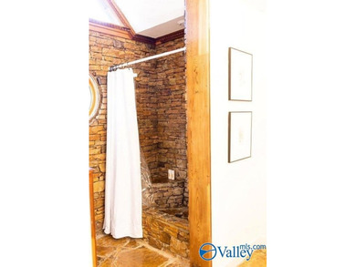 Are you looking for the perfect cottage style lake property? - photo 20