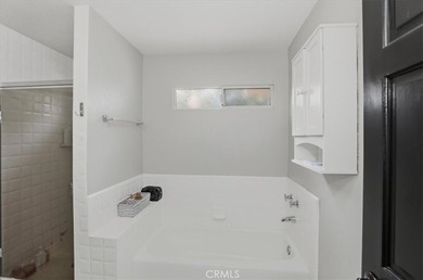 Welcome to this beautifully maintained 4 bedroom, 2.5 bath home - photo 27