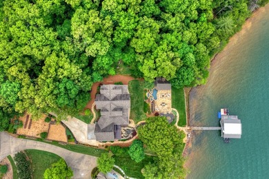 LAKE BLUE RIDGE AT IT'S FINEST! This 5-bedroom, 5.5-bath luxury - photo 9