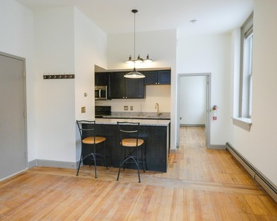 Rare opportunity to acquire a fully renovated, income-producing - photo 14