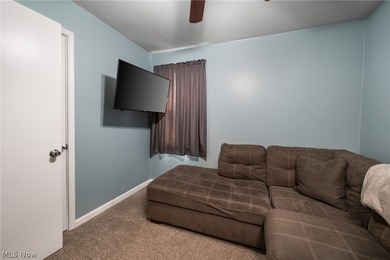 Welcome to this beautifully updated and meticulously maintained - photo 17