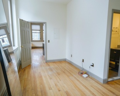 Rare opportunity to acquire a fully renovated, income-producing - photo 18
