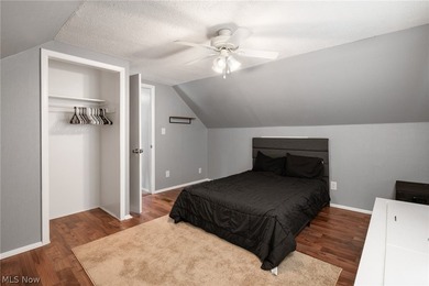 Welcome to this beautifully updated and meticulously maintained - photo 22
