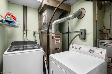 Welcome to this beautifully updated and meticulously maintained - photo 23