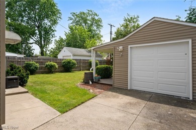 Welcome to this beautifully updated and meticulously maintained - photo 24