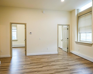 Rare opportunity to acquire a fully renovated, income-producing - photo 39