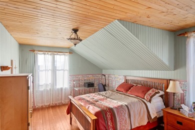 Great opportunity to own a heritage home in Summerland. This - photo 19