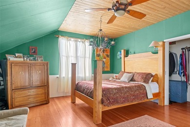 Great opportunity to own a heritage home in Summerland. This - photo 22