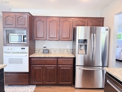 Welcome to this dream home located in a cul-de-sac on a 1/3 acre - photo 23