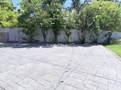 Welcome to this dream home located in a cul-de-sac on a 1/3 acre - photo 27
