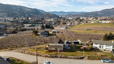 Great opportunity to own a heritage home in Summerland. This - photo 32
