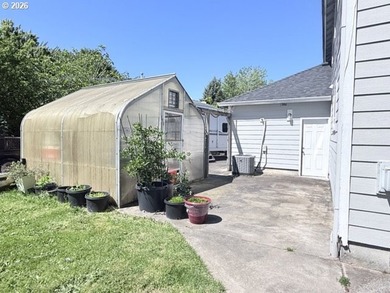 Welcome to this dream home located in a cul-de-sac on a 1/3 acre - photo 33