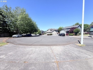 Welcome to this dream home located in a cul-de-sac on a 1/3 acre - photo 38