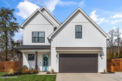 Melton Hill Lake Home Sale Pending in Knoxville Tennessee