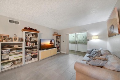 Beautifully updated 2-bedroom, 1-bathroom first-floor condo - photo 2