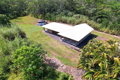 Well-maintained 3BD/2BA home on a concrete slab foundation - photo 4
