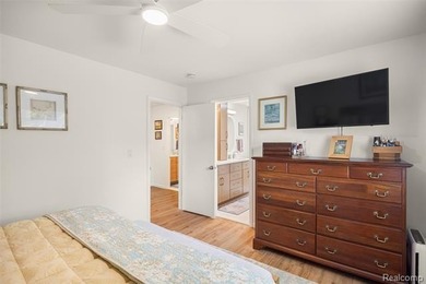 **OPEN HOUSE, Saturday, June 20th, 12-2** Step into a home that - photo 14