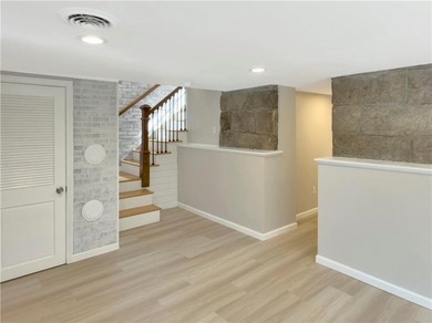 Final price drop! Gorgeous, exceptionally renovated 3+ bedroom - photo 20