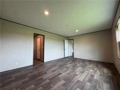 VRM: Sellers will entertain offers between $179,000-$189,000 - photo 27