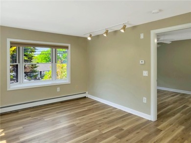 Final price drop! Gorgeous, exceptionally renovated 3+ bedroom - photo 30