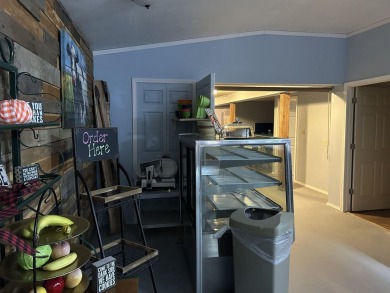 Great business opportunity in a popular tourist town! Revamped