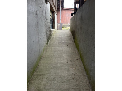 Great business opportunity in a popular tourist town! Revamped