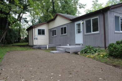 Cranberry Lake - Oakland County Home For Sale in Oakland Michigan