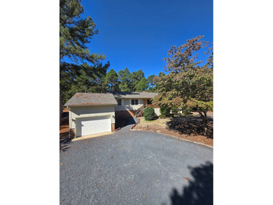 Seven Lakes Home For Sale in West End North Carolina