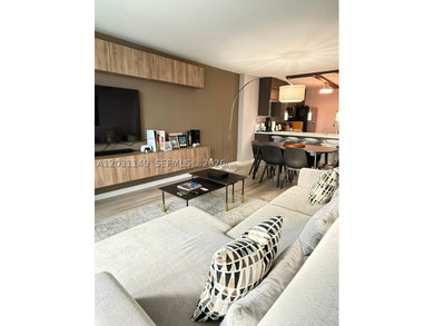 Stunning Condo in Arlen House East - Across from the Beach! - photo 3
