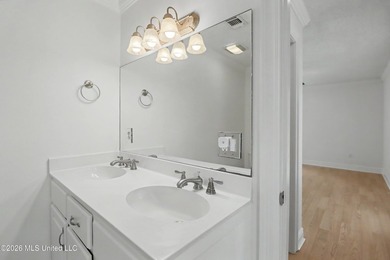 Wake up every day to breathtaking waterfront views and - photo 16