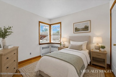 Extremely well-maintained 2-family Cape in the heart of Dongan - photo 16