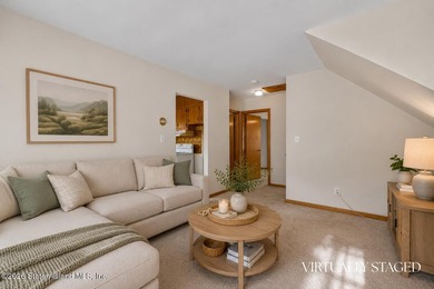 Extremely well-maintained 2-family Cape in the heart of Dongan - photo 23