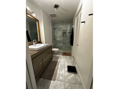 Spacious loft-style 1-bedroom, 1.5-bath residence in Midtown 2 - photo 10
