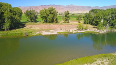 Stunning stretch of the Salmon River and located only minutes - photo 4
