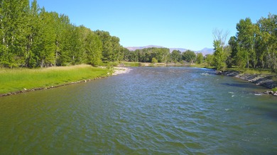 Stunning stretch of the Salmon River and located only minutes - photo 9