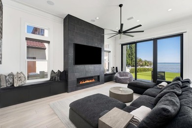 Perfectly positioned on the bay and masterfully constructed by - photo 14